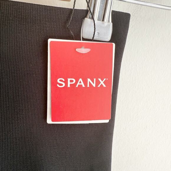 Spanx Cropped Look At Me Now Seamless Leggings Very Black Size XS 14056 - Picture 4 of 5